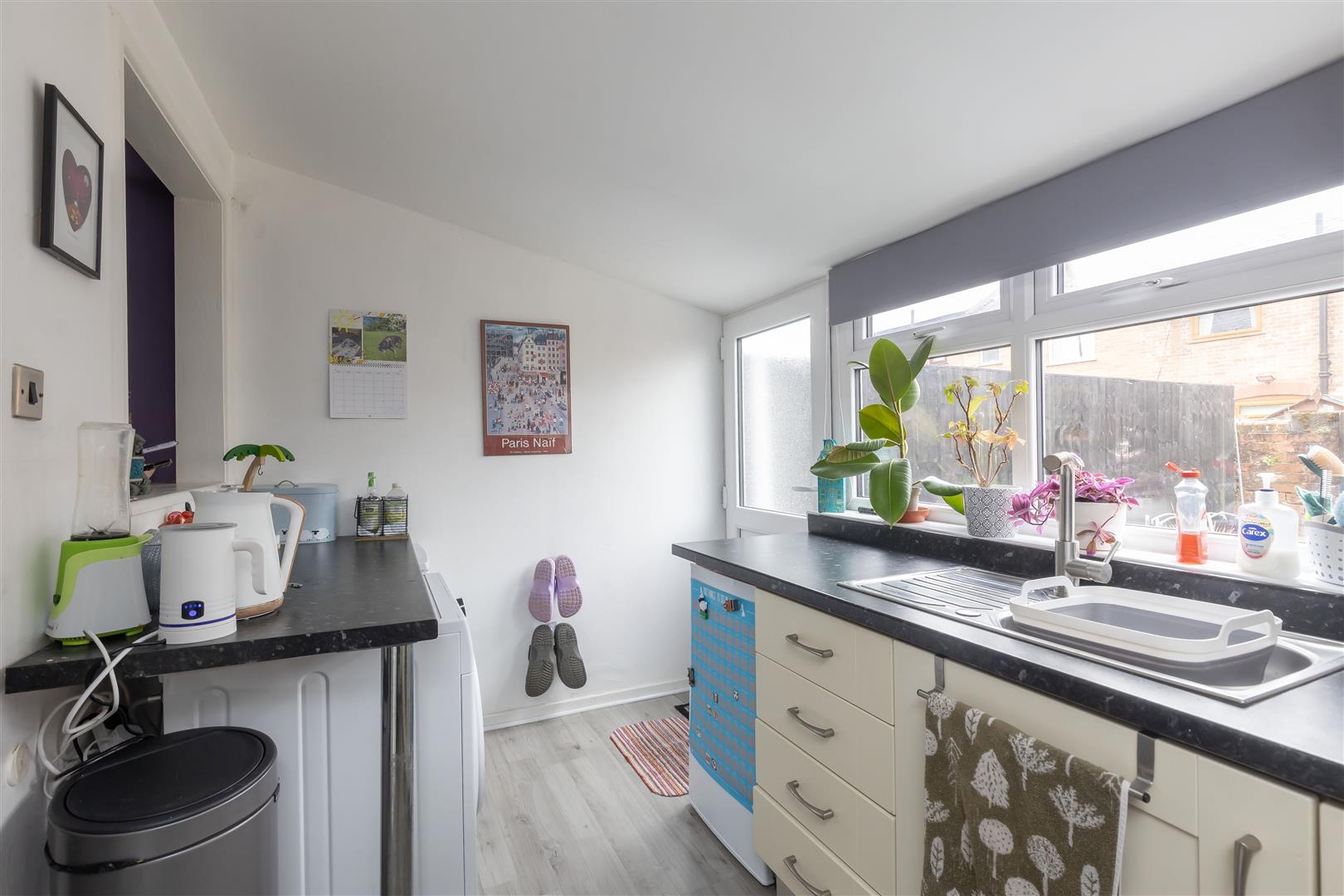 2 bed property in Balcarres Road, Preston